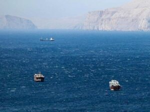 What happens if submarine cables in Hormuz go down